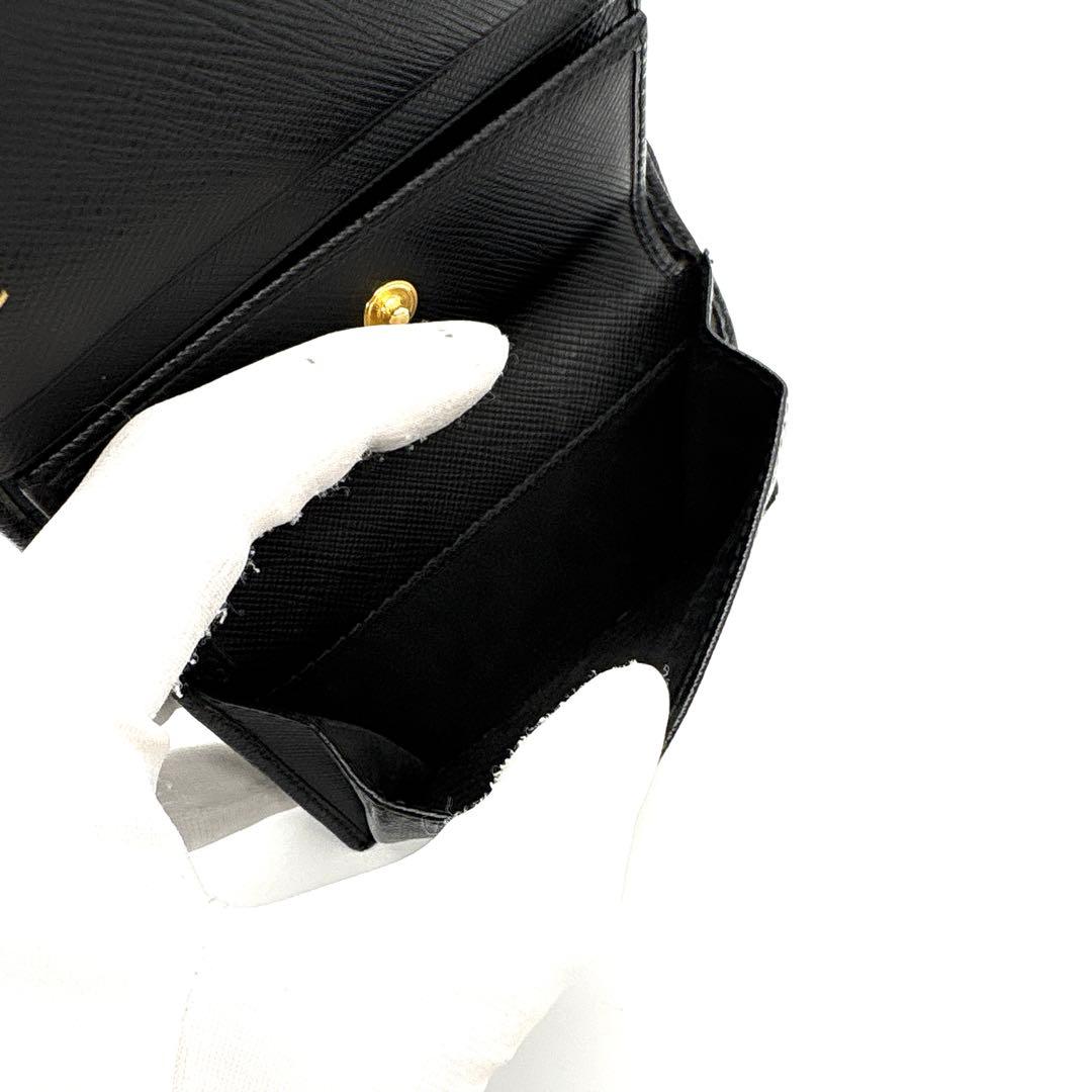 極美品◆PRADA 二つ折り財布 サフィアーノ レザー ゴールドロゴ 黒