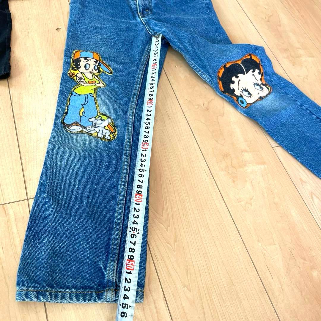 超美品　キャラクターTシャツとジーンズセット。6