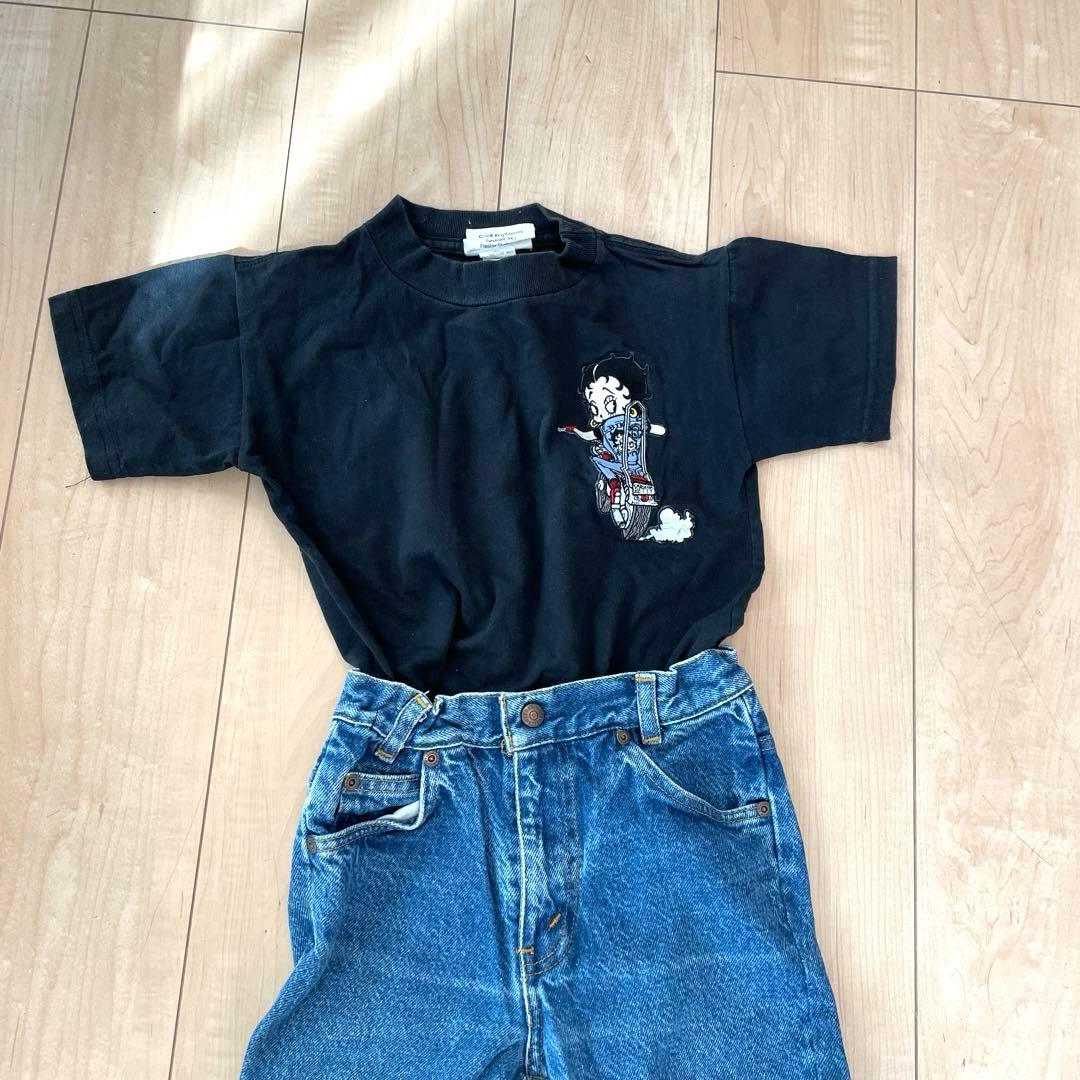 超美品　キャラクターTシャツとジーンズセット。6