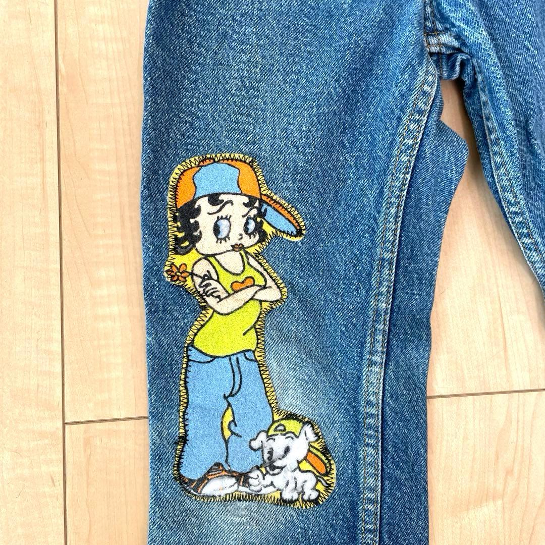超美品　キャラクターTシャツとジーンズセット。6