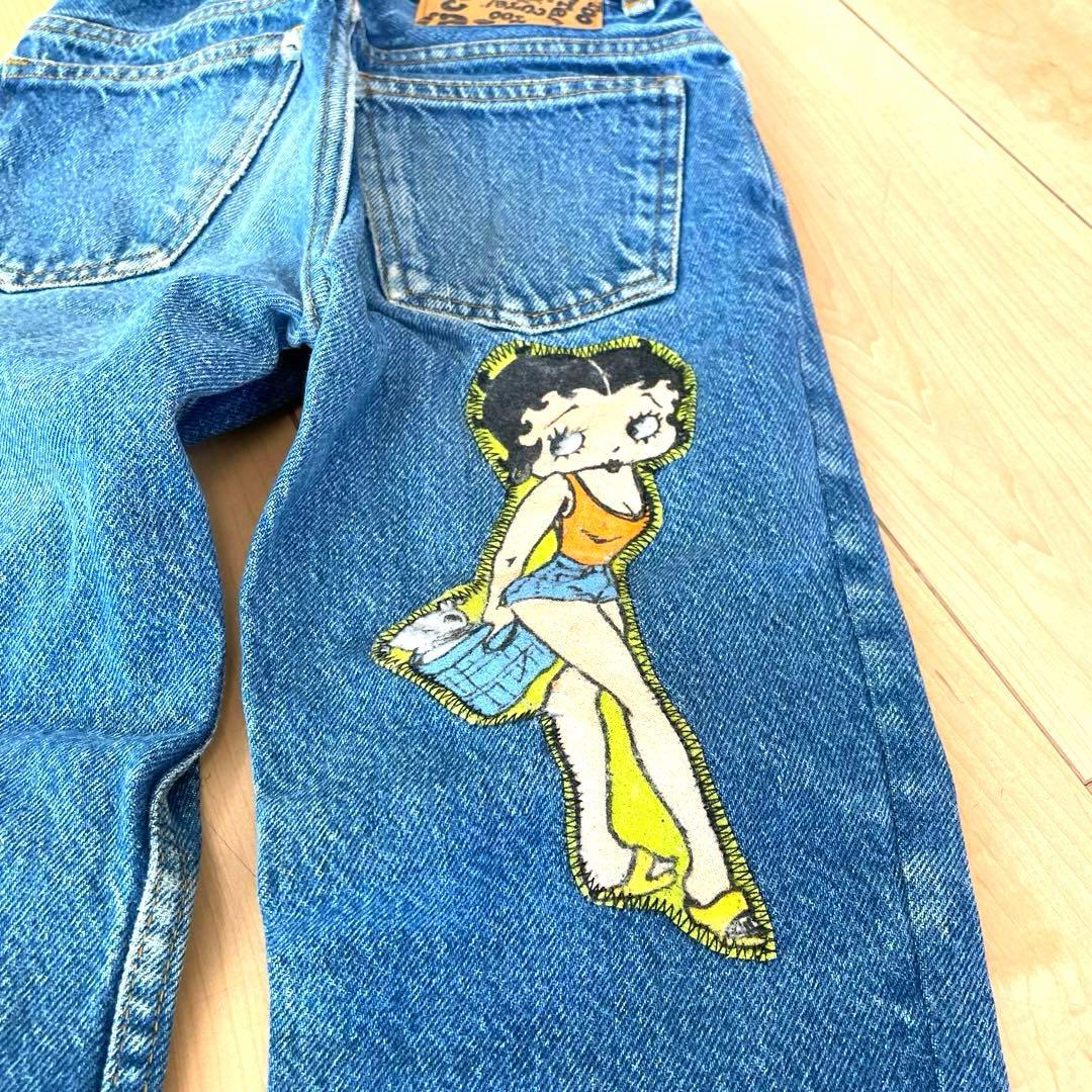 超美品　キャラクターTシャツとジーンズセット。6