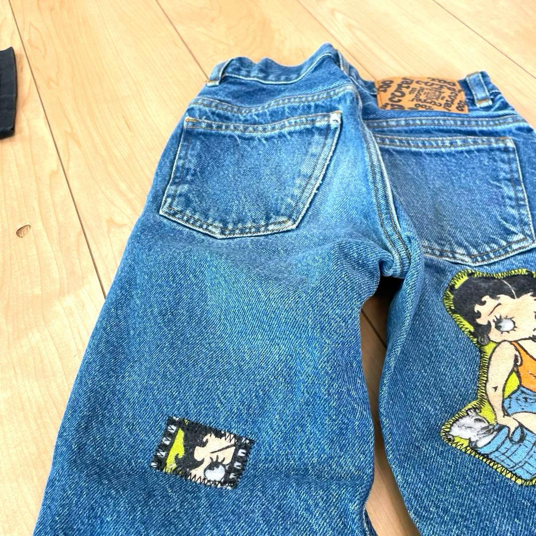 超美品　キャラクターTシャツとジーンズセット。6