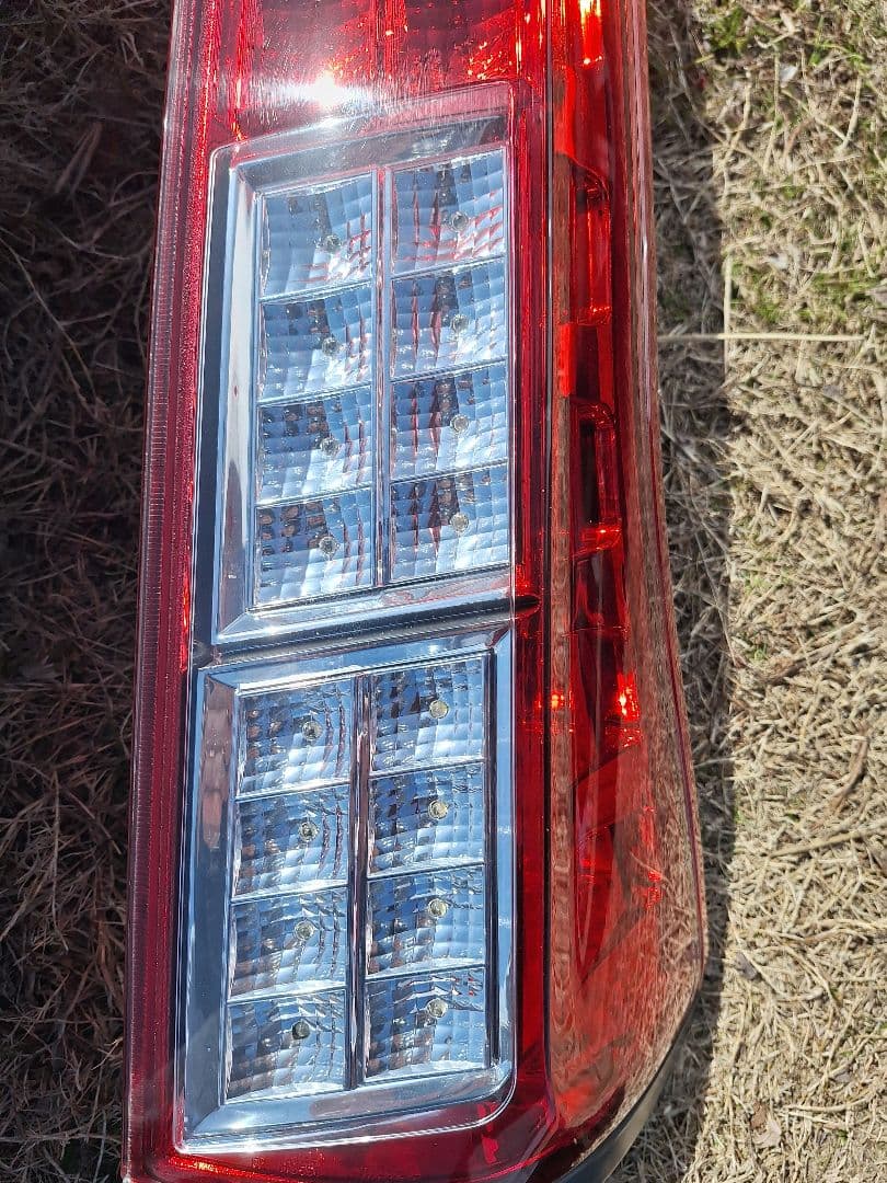 日産セレナC26LEDテールライト 左右セット❗