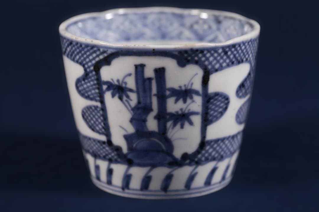 524　古伊万里染付ギザギザ窓絵松竹梅図蕎麦猪口　幕末