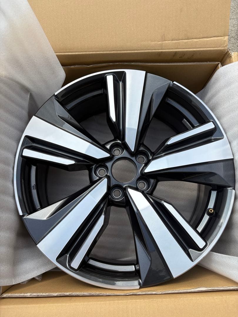 日産　エクストレイル　T33 19インチ 純正ホイール