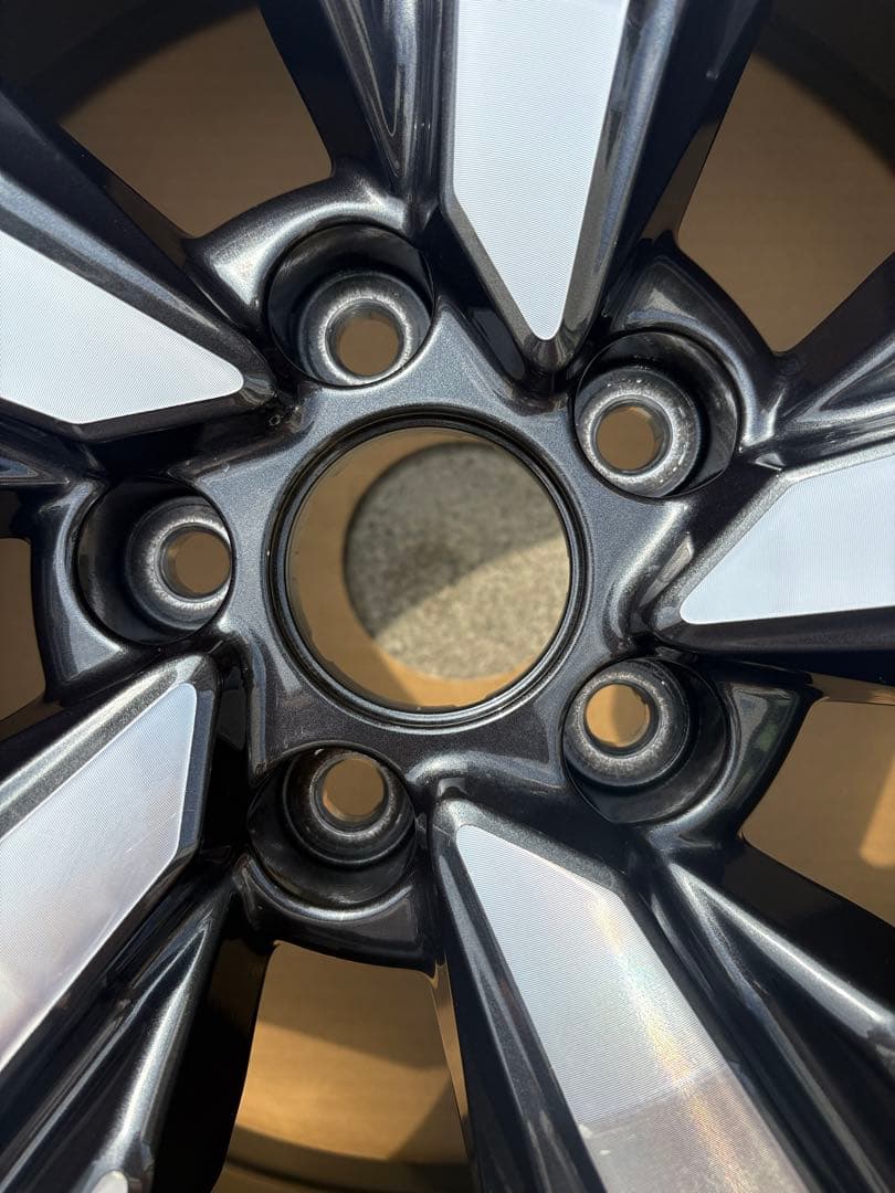 日産　エクストレイル　T33 19インチ 純正ホイール