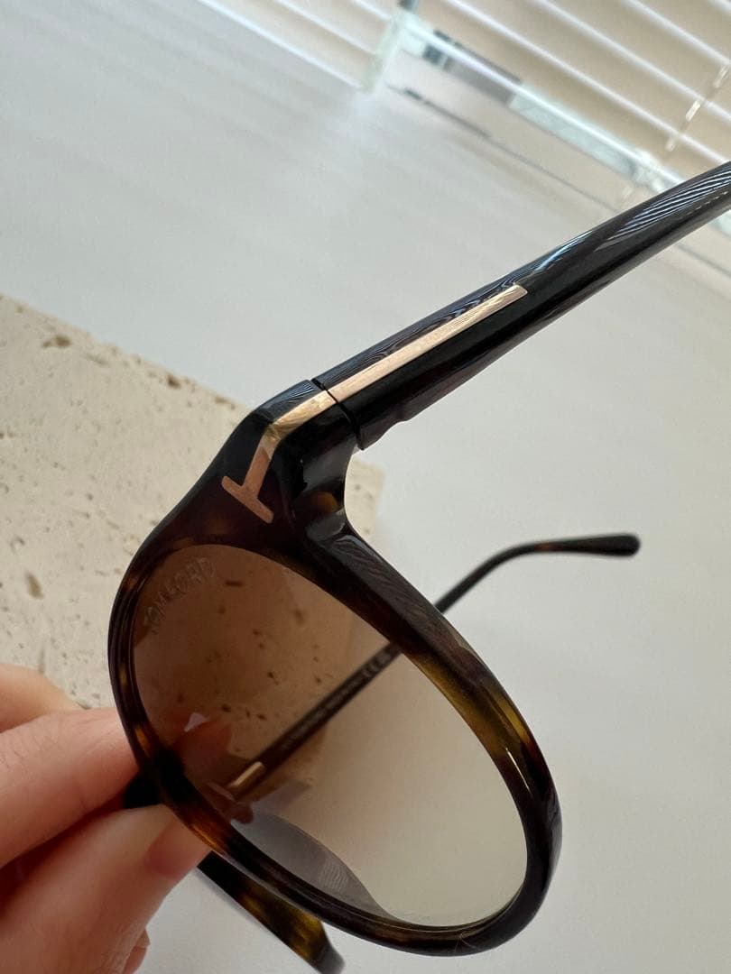 TOM FORD サングラス TF539 52F