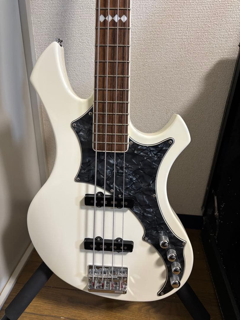 edwards e-rf-137sl エレキベース　れいたモデル