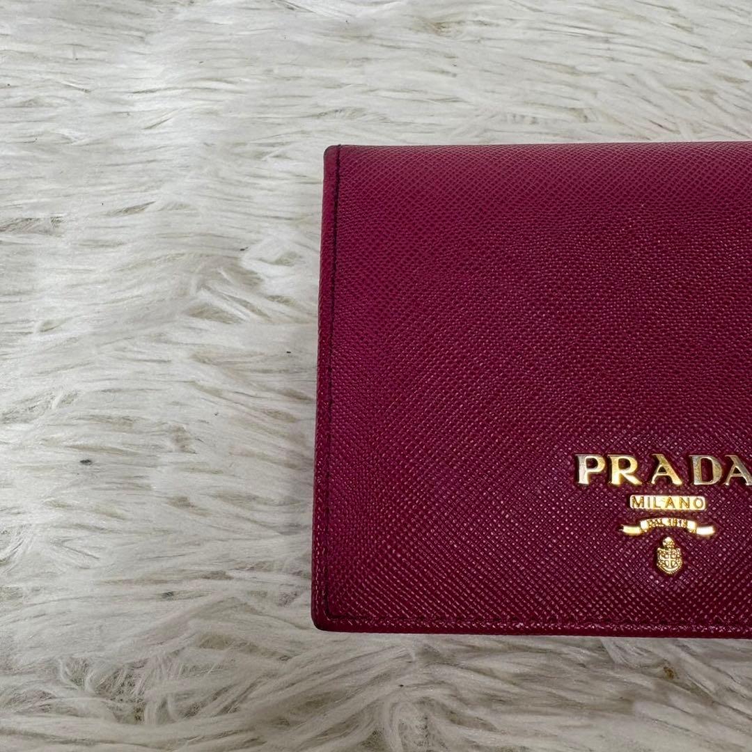 PRADA プラダ 二つ折り財布 希少ピンク色