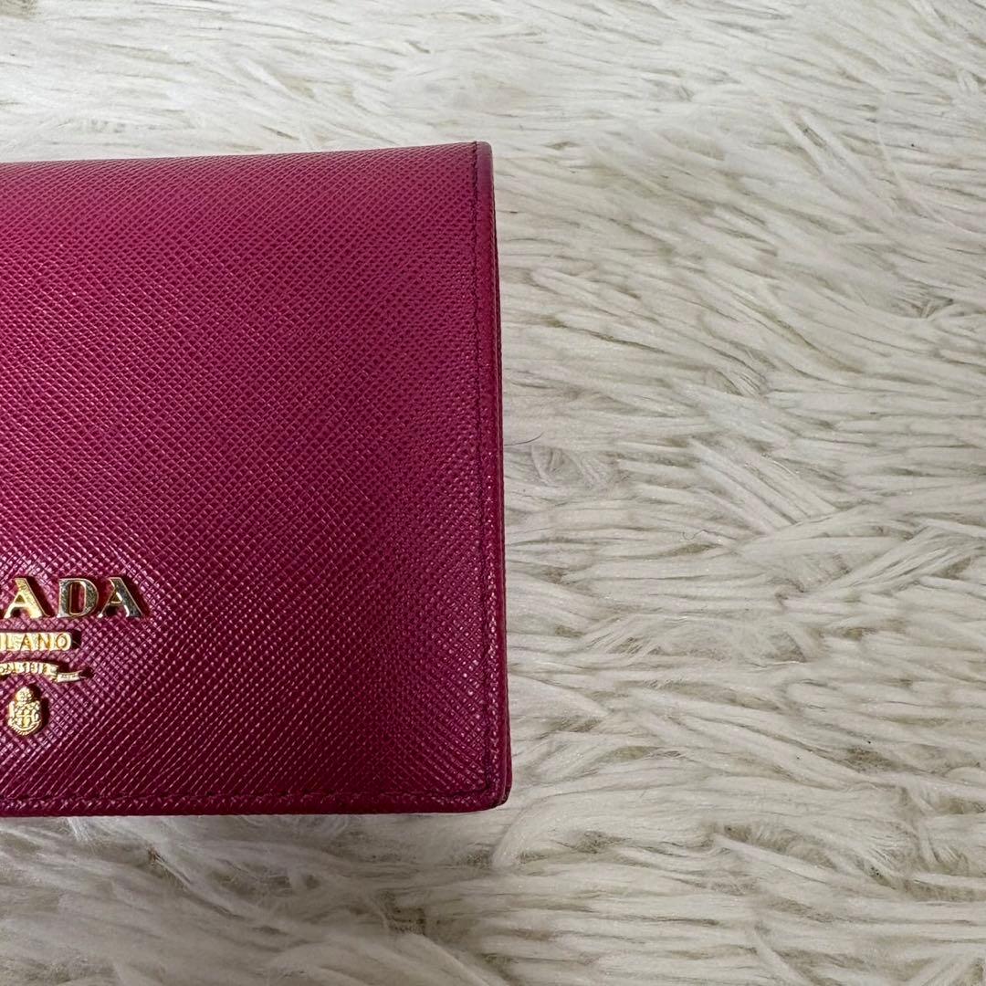 PRADA プラダ 二つ折り財布 希少ピンク色