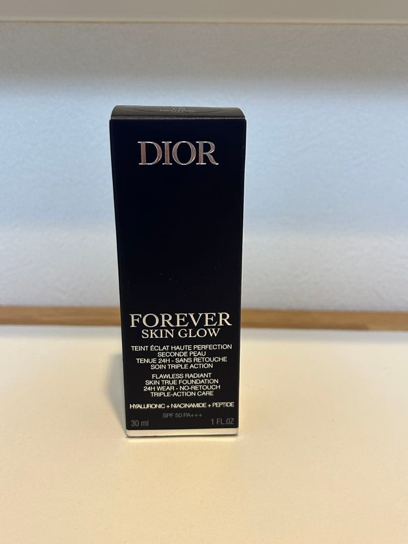 ファンデーション Dior Forever Skin Glow 1N Neutral 30ml