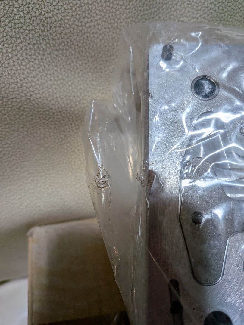 UD クオン？　エアコンプレッサーヘッド　WABCO 9125518012