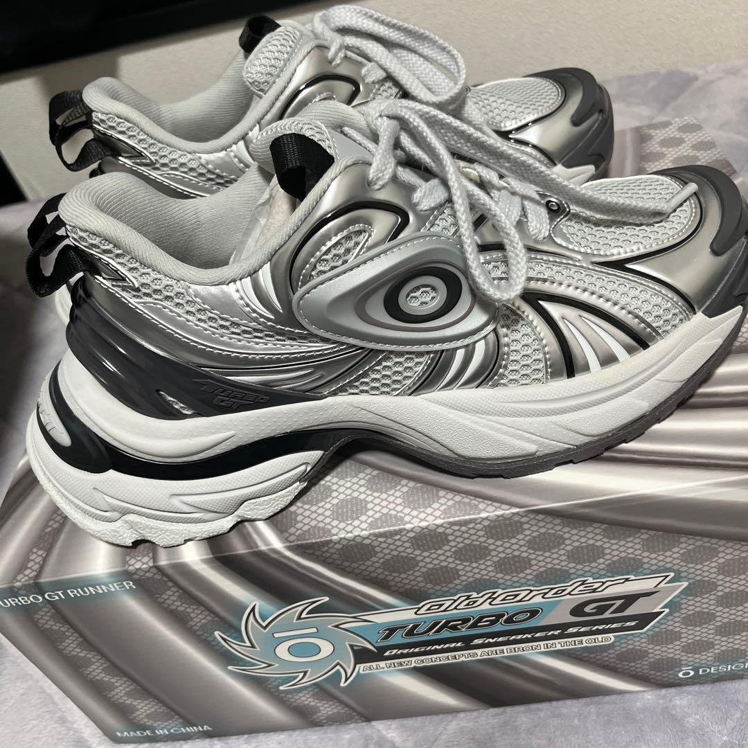 【新品】OLD ORDER TURBO GT スニーカーシルバー26.5cm