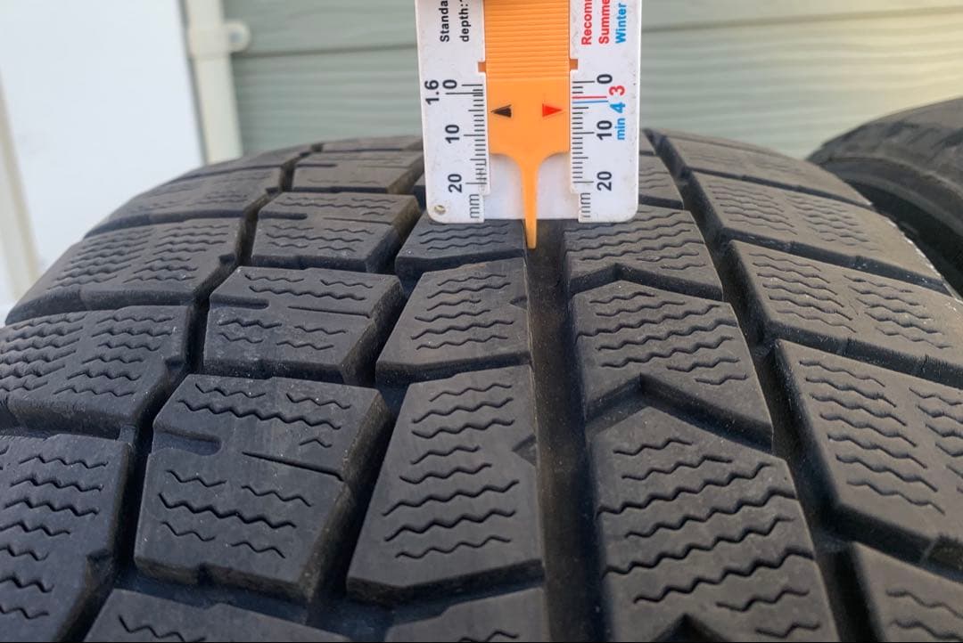 215/45R17 ダンロップ WM02 スタッドレス 中古4本セット