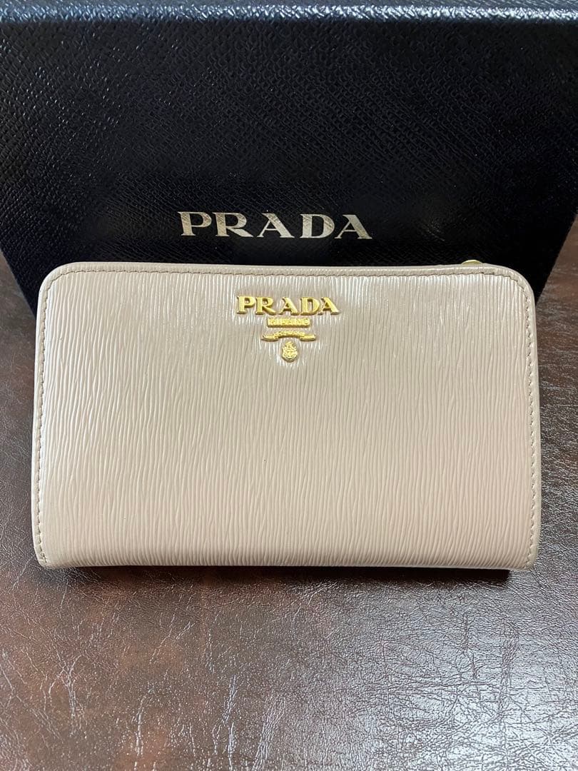 PRADA VITELLO MOVE 二つ折り財布 ピンクベージュ 1ML225