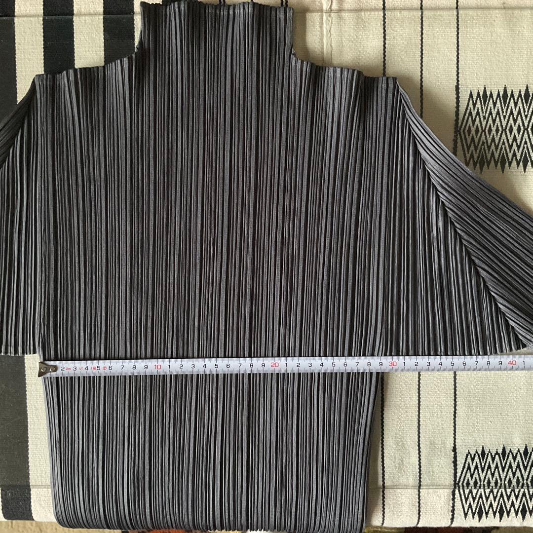 超美品|人気グレー PLEATSPLEASE イッセイミヤケ　半袖 ハイネック