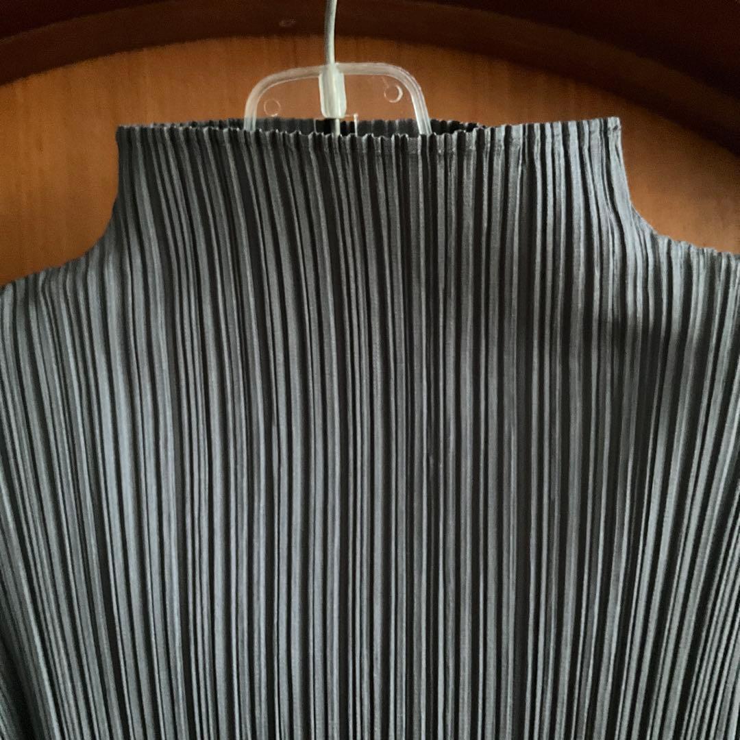 超美品|人気グレー PLEATSPLEASE イッセイミヤケ　半袖 ハイネック