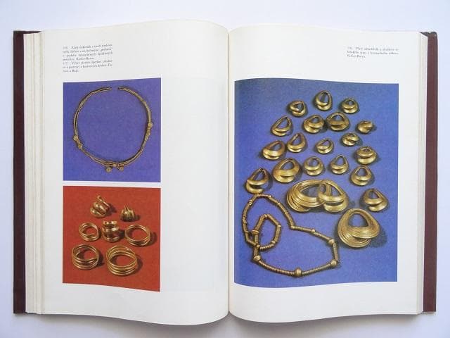 洋書◆スロバキアの先史時代の芸術作品写真集 本 陶磁器 金細工 ほか