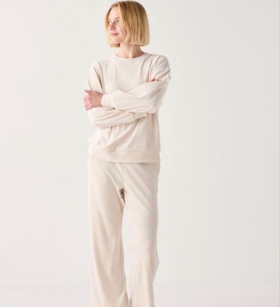 UNIQLO ウルトラストレッチスムースセット M ナチュラル