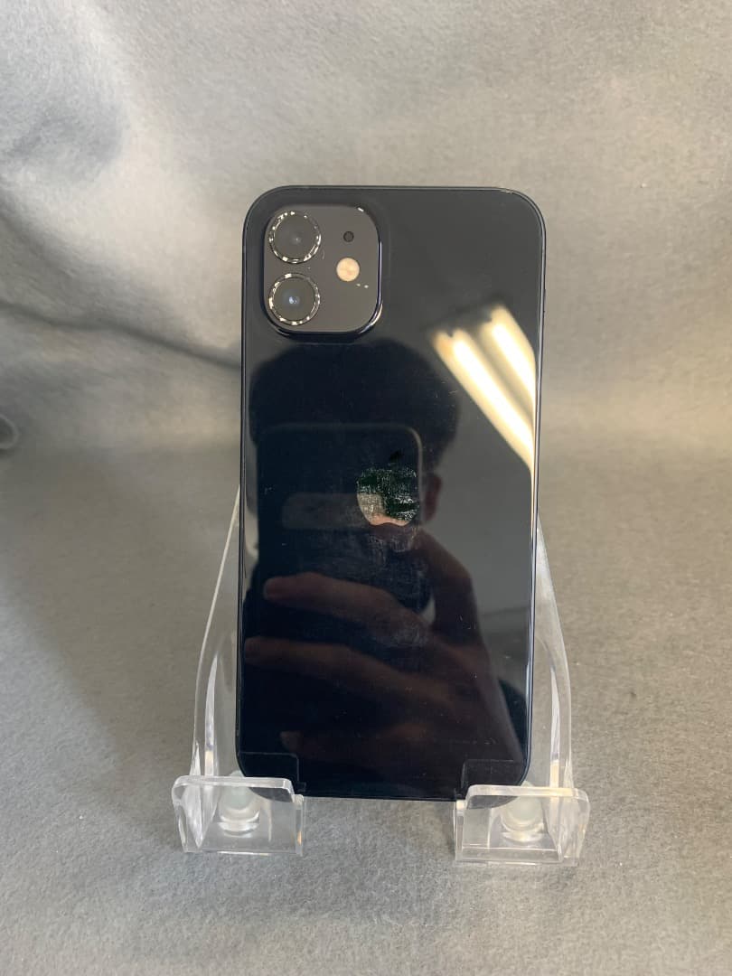 美品　国内版　SIMフリー　iPhone12 128GB ブラック色