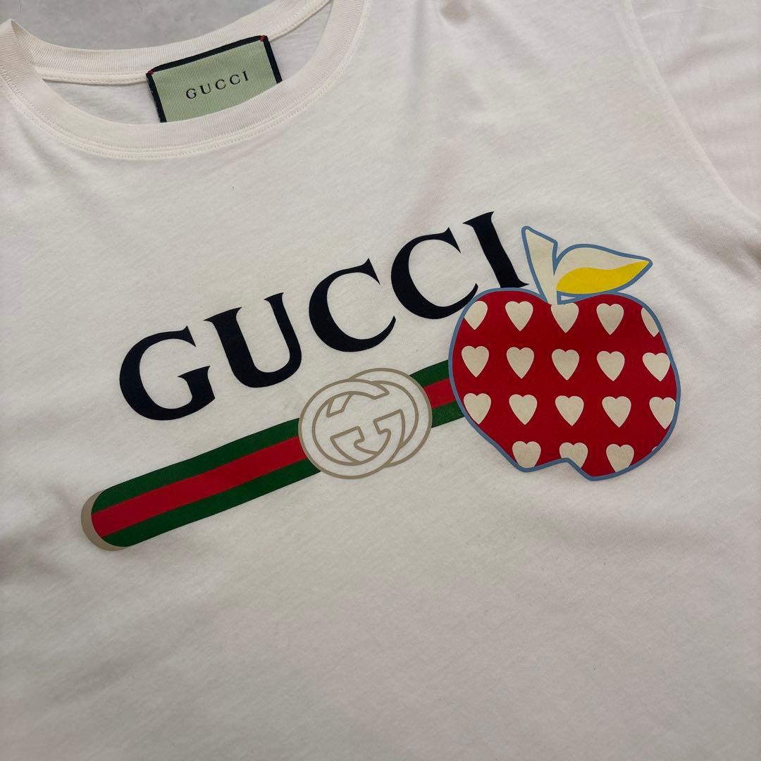GUCCI リンゴとハートプリント Tシャツ