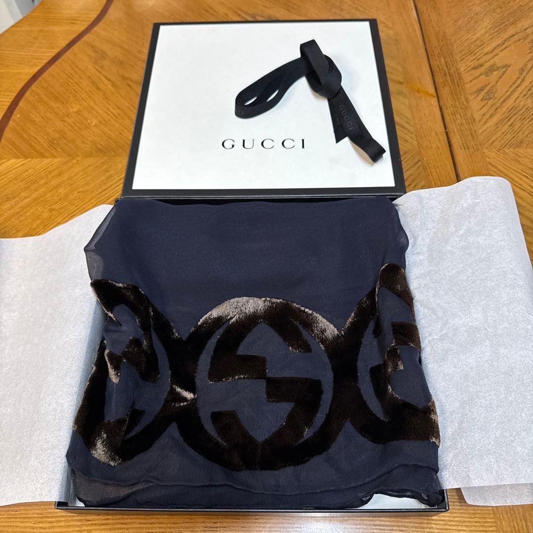 GUCCI ネイビー ストール ロゴ入り