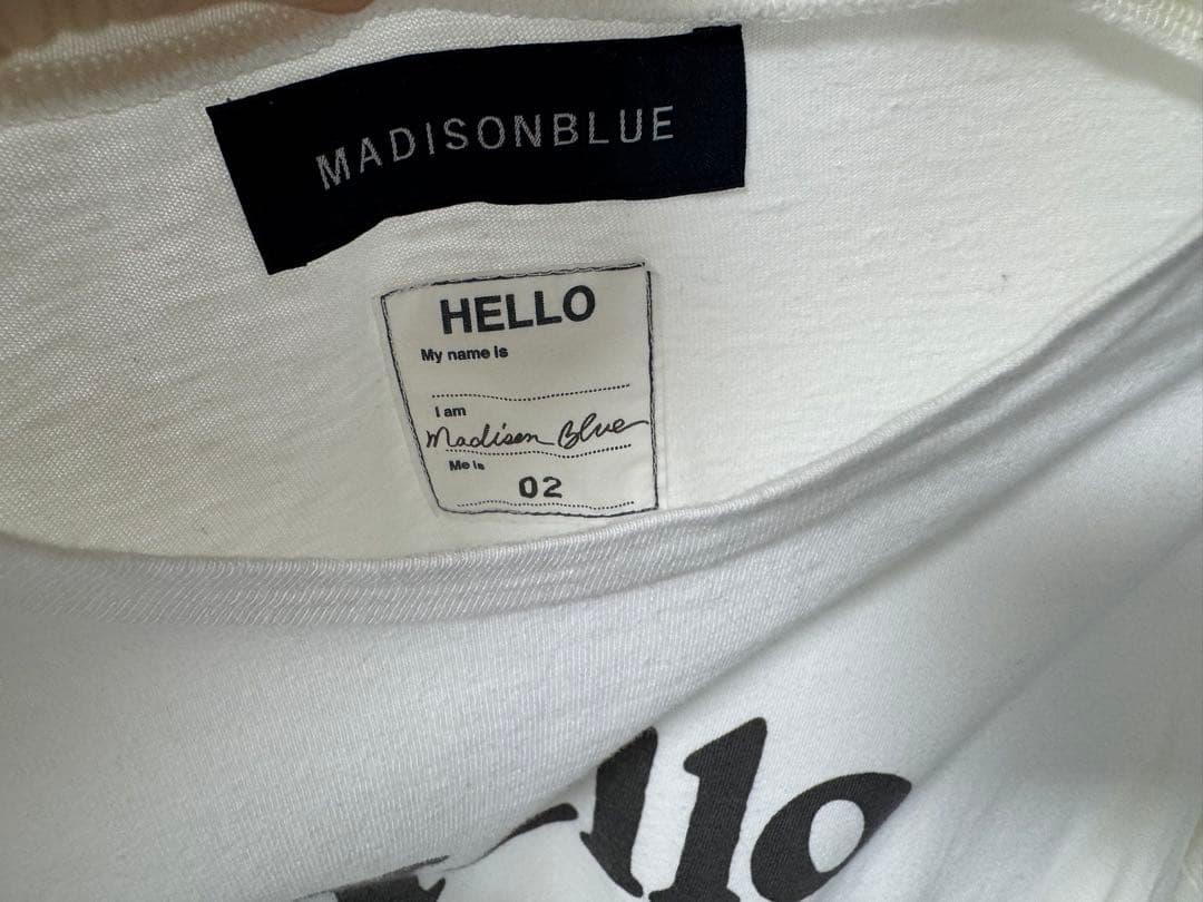 MADISONBLUE Hello Tシャツ　02