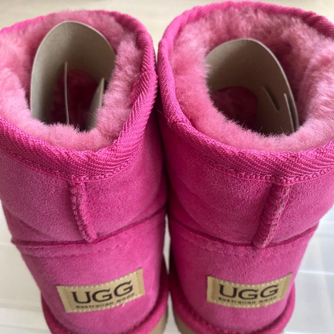 UGG クラシックミニ　ムートンブーツ
