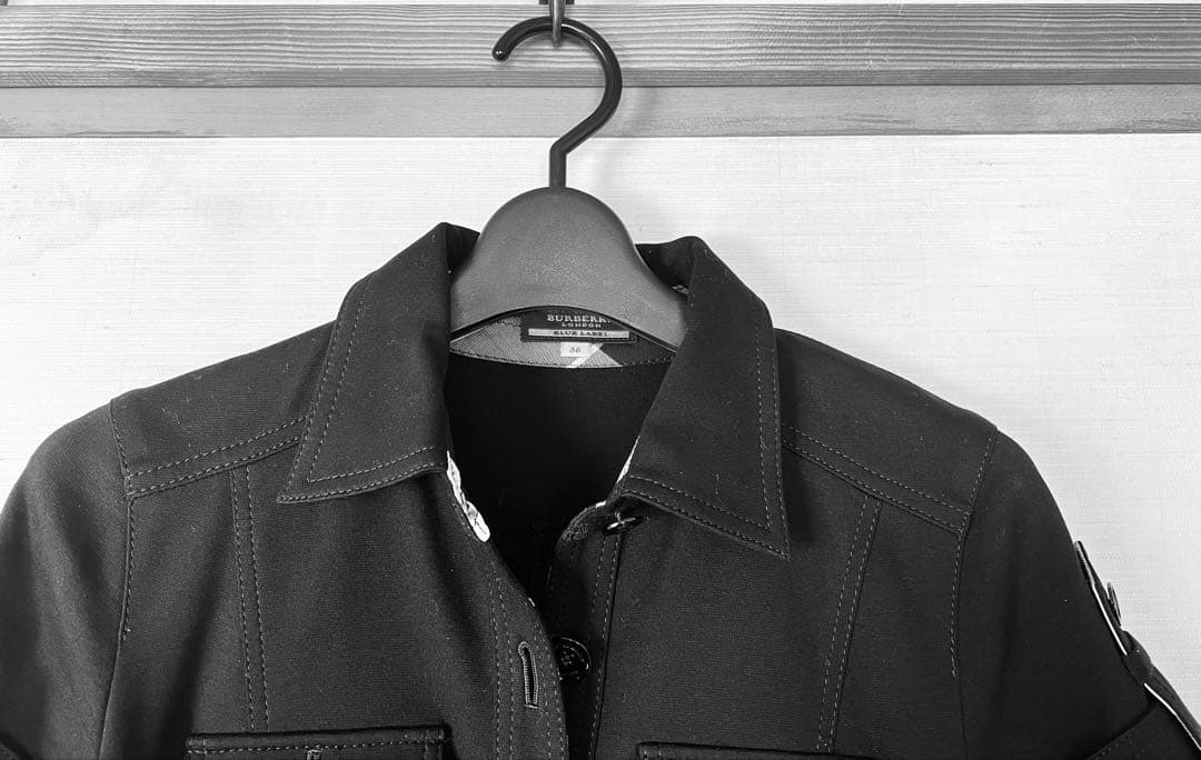 再度お値引き　極美品・黒いボタン付きポロワンピース