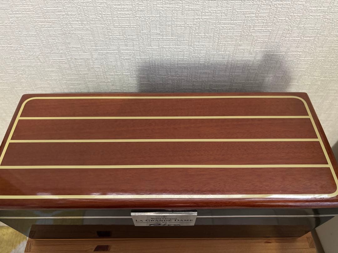 ヴーヴクリコ ラグランダム Riva 木製空箱