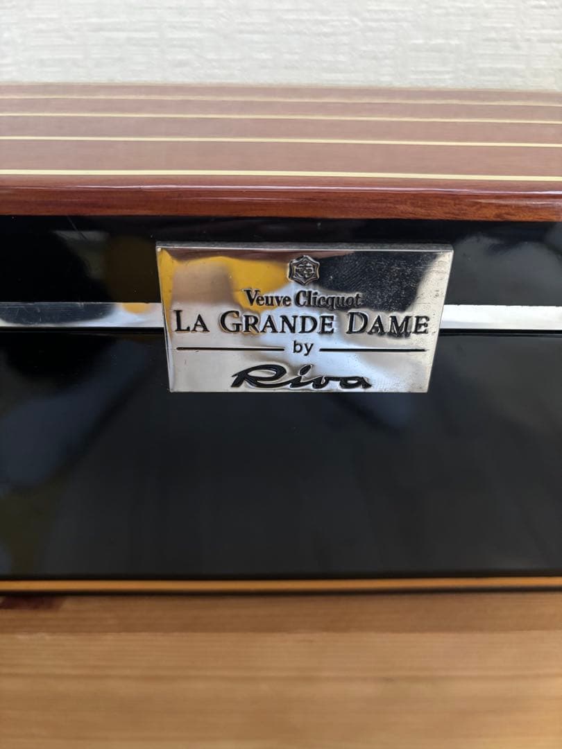 ヴーヴクリコ ラグランダム Riva 木製空箱