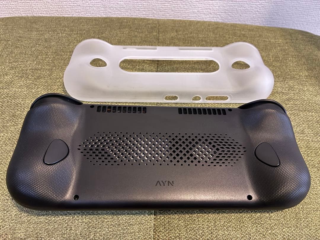 ほぼ新品AYN ODIN3 黒8G TPUシェル付き