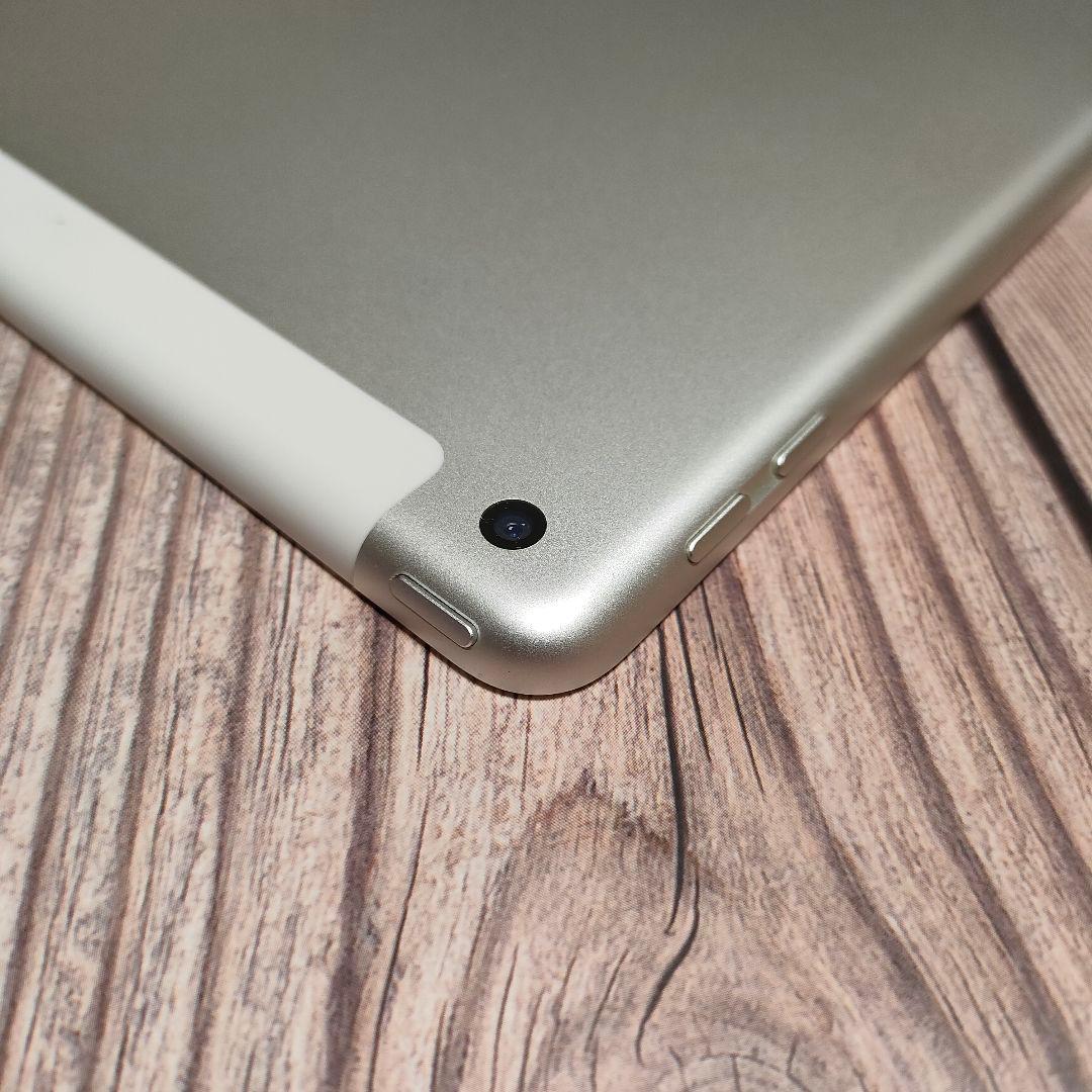 iPad 第6世代 32GB シルバー SIMフリー 美品
