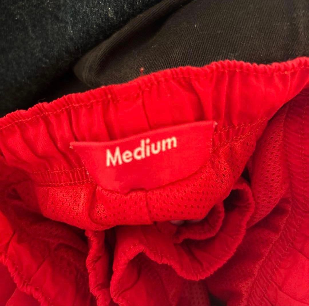Supreme レッドナイロンパンツ