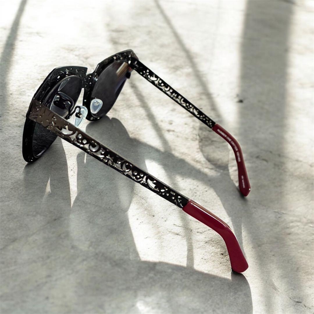 【KAREN WALKER】美品　レース模様 キャットアイサングラス　ブラック