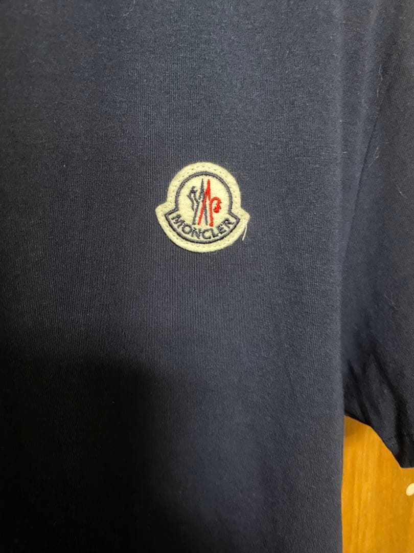 moncler モンクレール　Vネック　Tシャツ　M 現状品