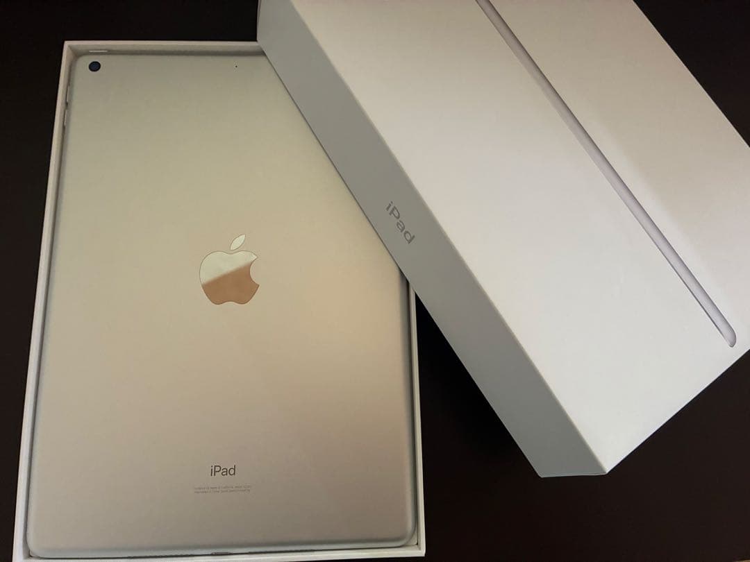ト*ト様 美品iPad第7世代　箱あり　32GB Wi-Fiモデル　シルバー