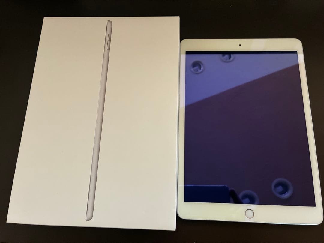 ト*ト様 美品iPad第7世代　箱あり　32GB Wi-Fiモデル　シルバー