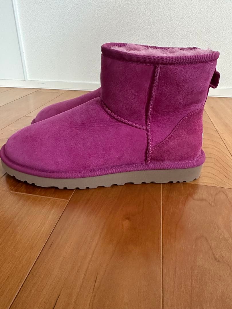【新品・美品】UGG クラシックミニ ピンク　JP24 USA7