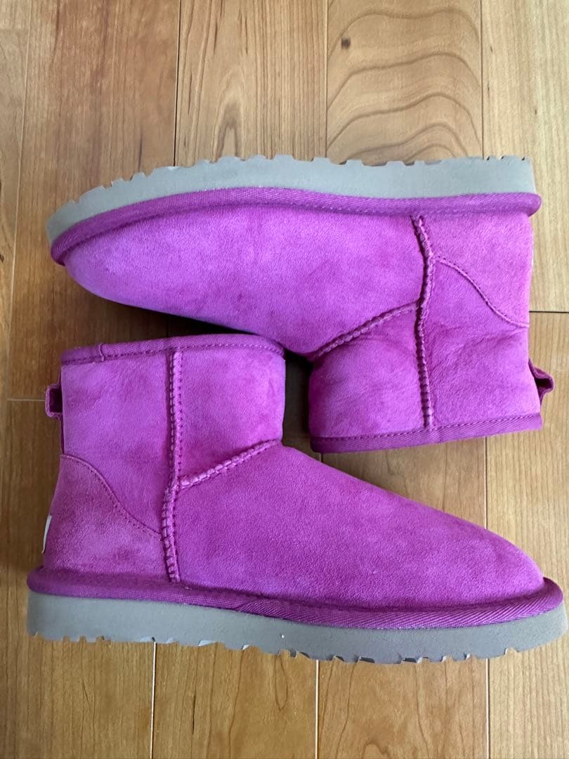 【新品・美品】UGG クラシックミニ ピンク　JP24 USA7