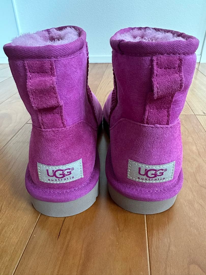 【新品・美品】UGG クラシックミニ ピンク　JP24 USA7