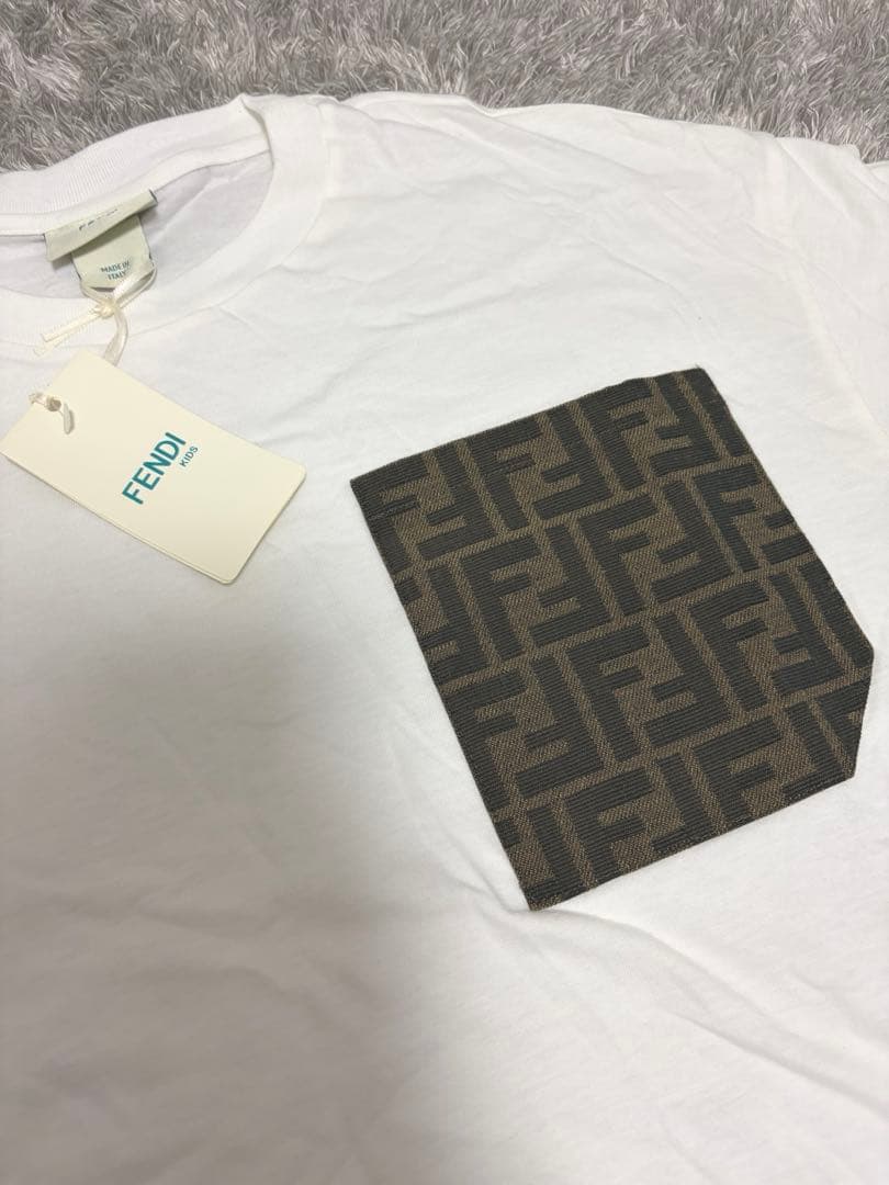 【タグ付き未使用】FENDI KIDS ポケットロゴTシャツ 12Y