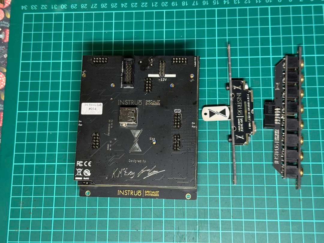 INSTRUō Lúbadh V2+ expansionpackモジュラーシンセ