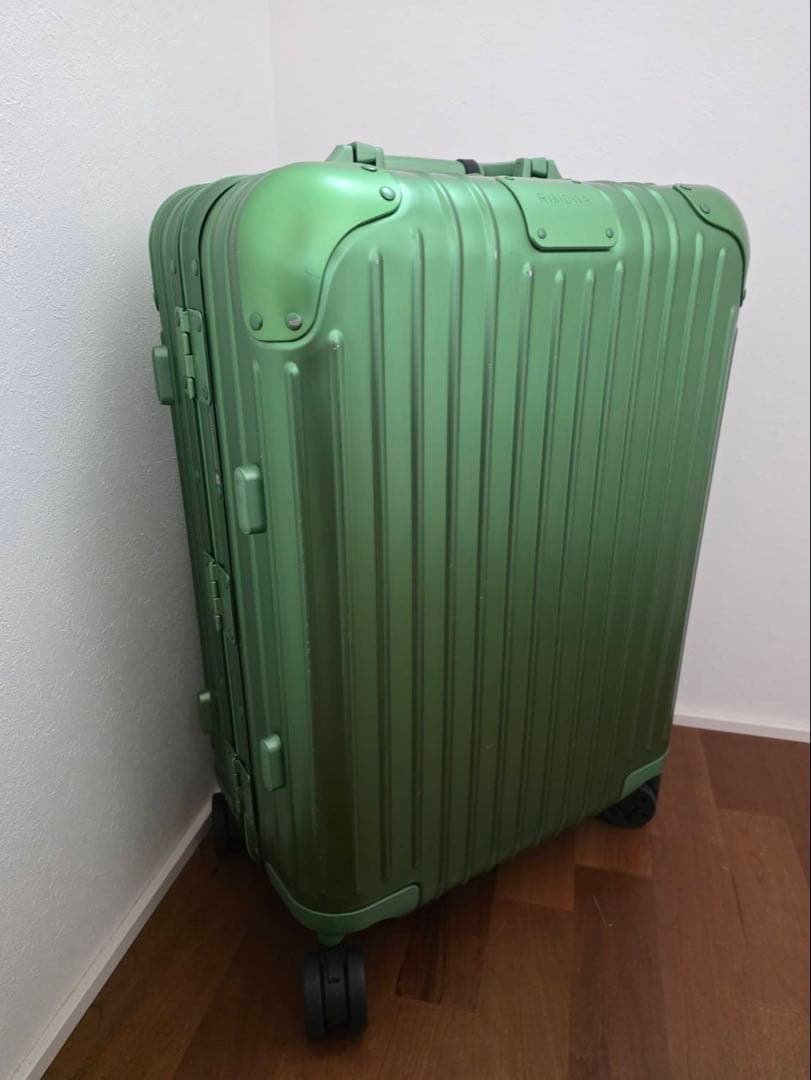 【美品】限定カラー RIMOWA エメラルドグリーン 35L 機内持ち込み可