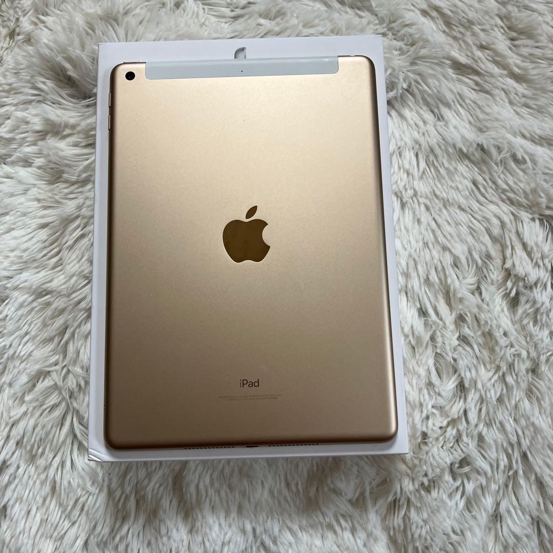 【完動品】iPad 第5世代 128GB SIMフリー 【すぐ発送】【付属品】