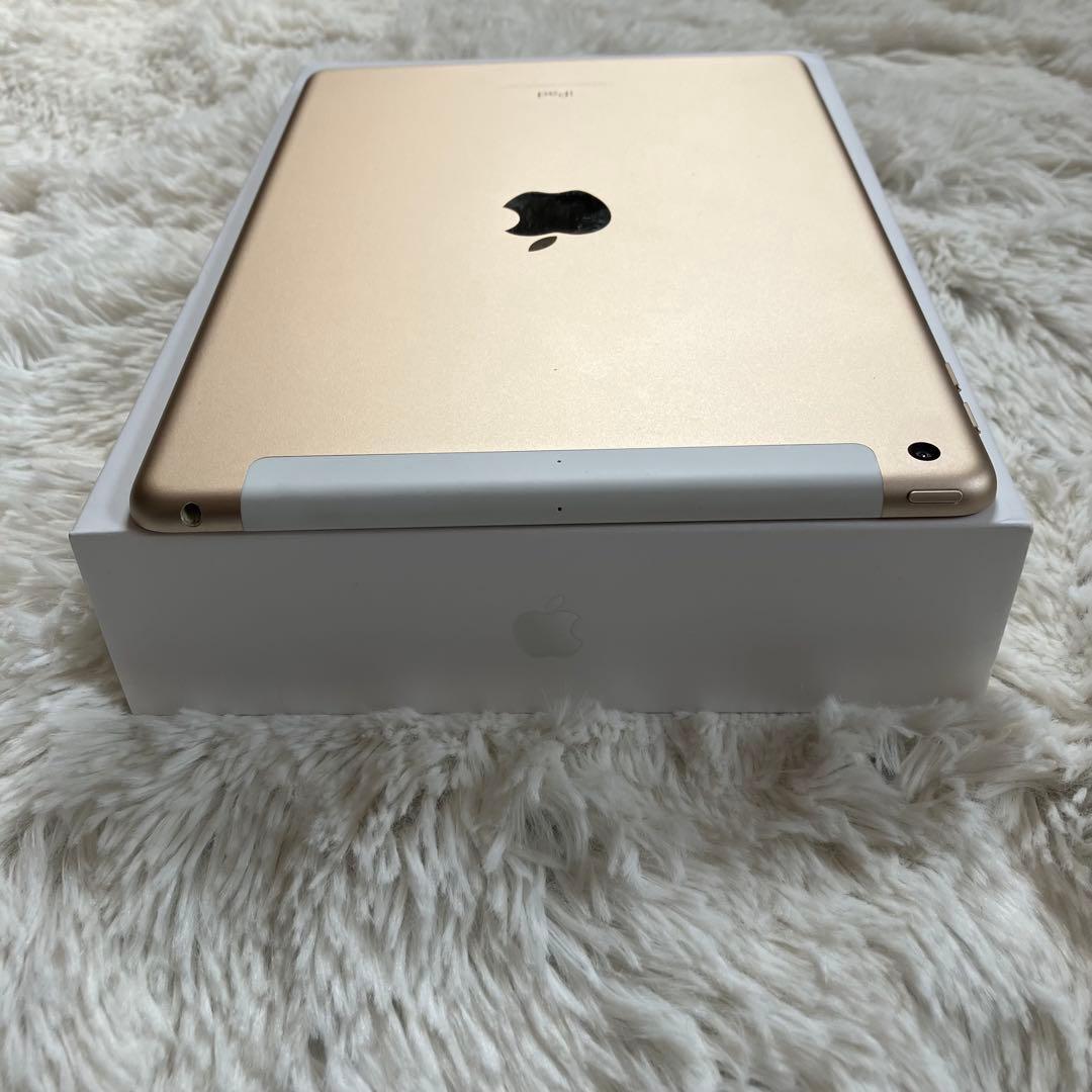 【完動品】iPad 第5世代 128GB SIMフリー 【すぐ発送】【付属品】