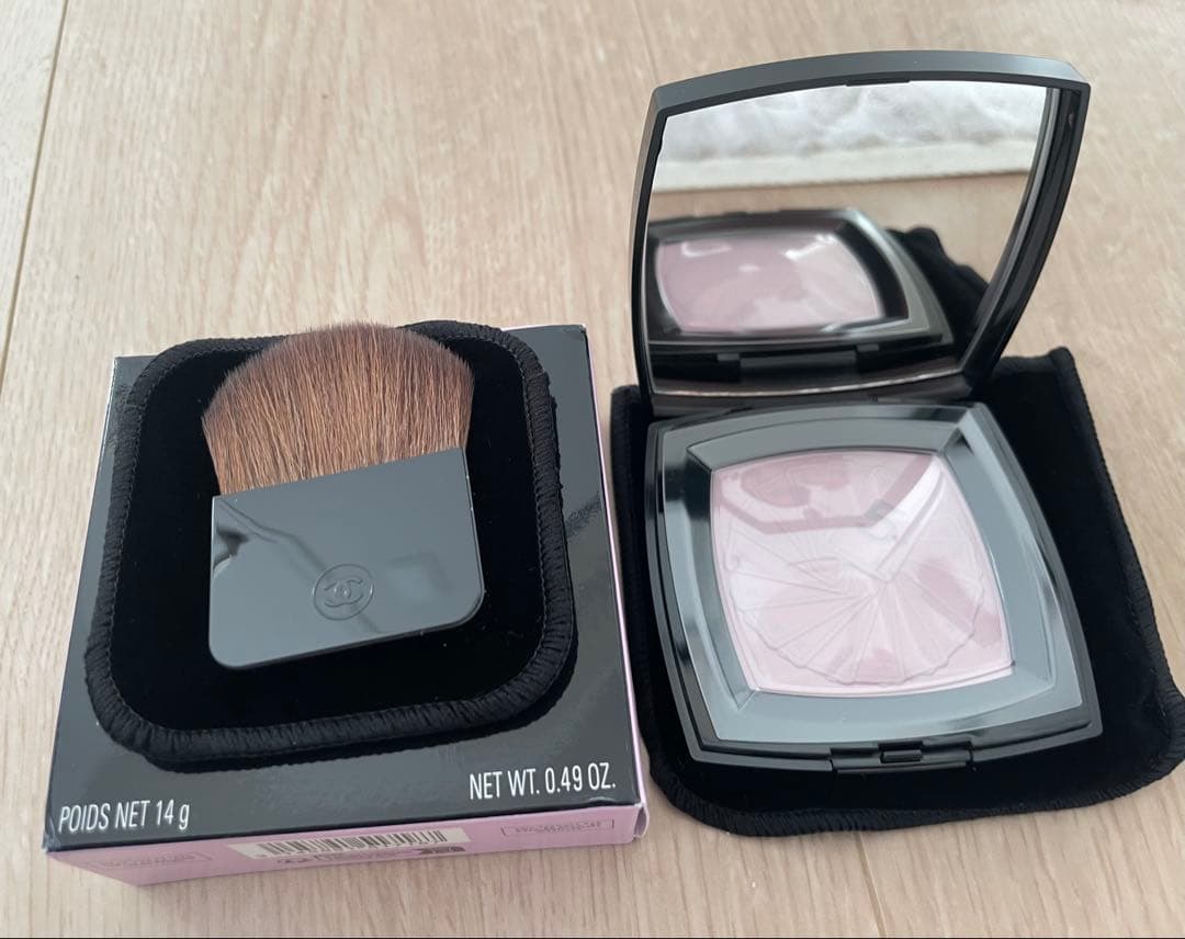 CHANEL LES TAROTS DE マットパウダーチーク ラベンダー限定版