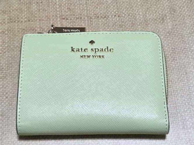 kate spade2つ折り財布 ライトグリーン