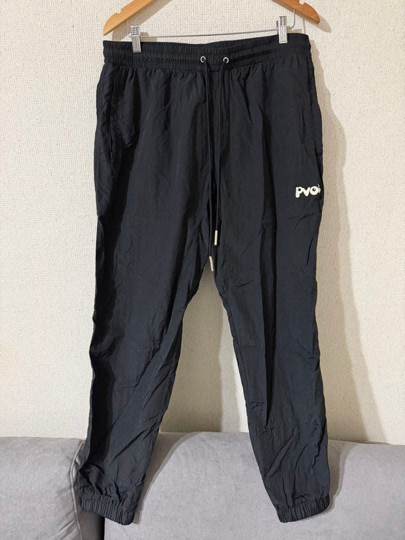 パンツ PVOT ATHLEISURE NYLON JOGGER PANTS BLACK