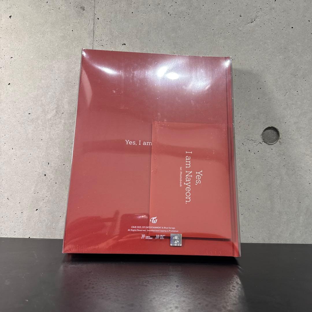 TWICEYes, I am Nayeon. Burgundy ver新品未開封